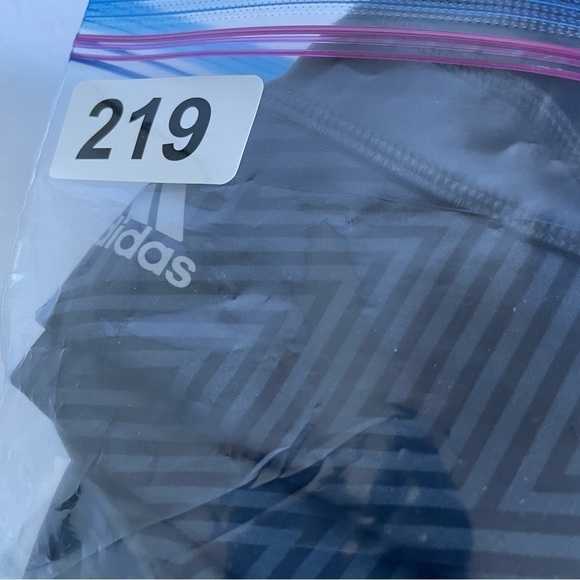 Adidas  women's size S Techfit Sample sport bra with front logo print out - Picture 12 of 12